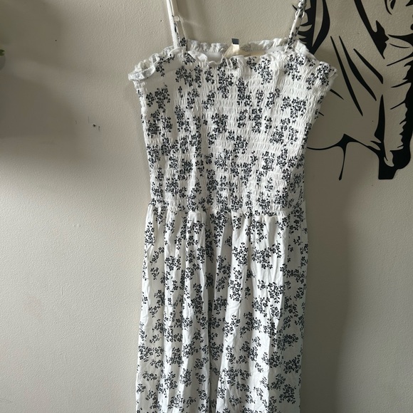 White Floral Dress - Picture 3 of 11